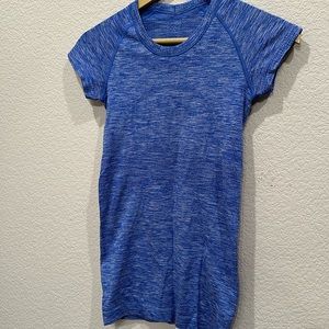 Lululemon short sleeve shirt / size 2 / blue
